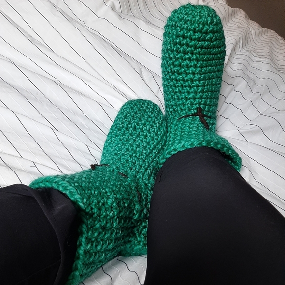 Crochet slippers - Picture 4 of 4